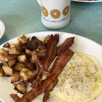 Downyflake Restaurant - Flake Special - Breakfast & Brunch Near Me - Nantucket, Massachusetts