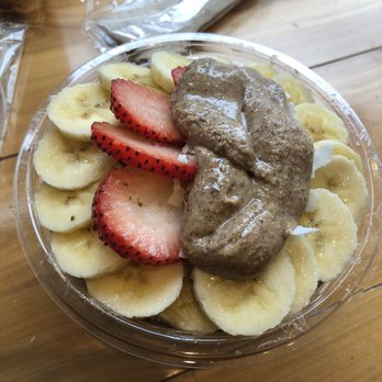 Juice Generation - Almond butter bliss açaí bowl that's almond butter with fresh banana slices and strawberries - Juice Bars & Smoothies Near Me - New York, New York Juice Generation - Almond butter bliss açaí bowl that's almond butter with fresh banana slices and strawberries - Juice Bars & Smoothies Near Me - New York, New York