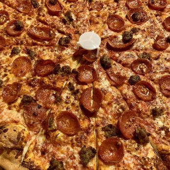 Pizza Market - Large pepperoni, garlic, and ground beef pizza. - Pizza Near Me - Wells, Maine Pizza Market - Large pepperoni, garlic, and ground beef pizza. - Pizza Near Me - Wells, Maine