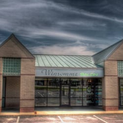 Winsomme Salon - Located off I-380 and Center Point Rd. in the Czech Square.