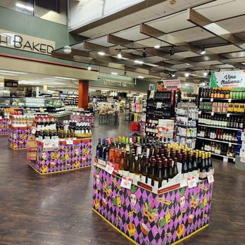 Rouses Market - the inside of a grocery store - Grocery Near Me - New Orleans, Louisiana Rouses Market - the inside of a grocery store - Grocery Near Me - New Orleans, Louisiana