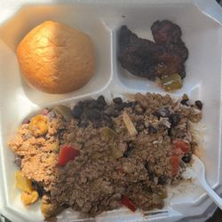 Mayeyas Cuban Food - Picadio (peek-a-dee-o) lunch with black beans, rice, sweet plantains, and bread.