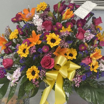 Kings Creek Flowers - A closer look - Florists Near Me - Miami, Florida Kings Creek Flowers - A closer look - Florists Near Me - Miami, Florida