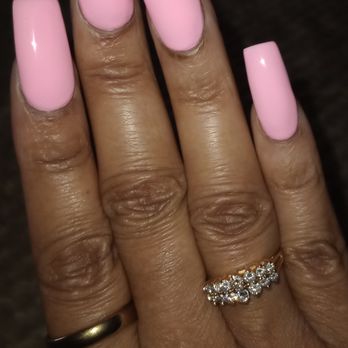 Blue Sky Nail Spa - Right hand, it's obvious what's wrong with this hand!! - Nail Salons Near Me - Bellevue, Nebraska