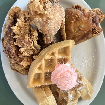 Metro Diner - Chicken and Waffles - Diners Near Me - Brunswick, Georgia