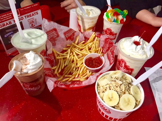 Freddy's Frozen Custard & Steakburgers by null