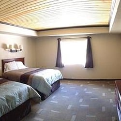 Coolin Motel - 2 queen beds