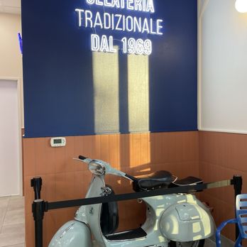 Freddo - Vespa!!! - Gelato Near Me - Las Vegas, Nevada