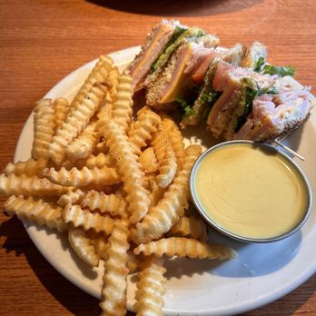 Lazlo's Brewery & Grill - BLT with avocado - American Near Me - Lincoln, Nebraska Lazlo's Brewery & Grill - BLT with avocado - American Near Me - Lincoln, Nebraska