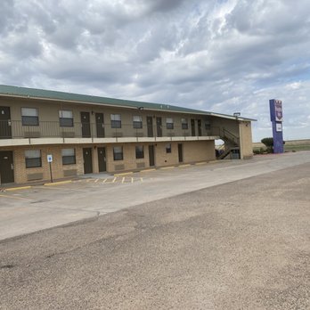 Knights Inn Slaton - Hotel and parking lot - Hotels Near Me - Slaton, Texas
