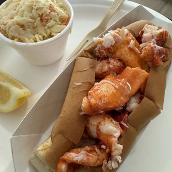 Johnny Ads - Hot lobster roll - Seafood Near Me - Old Saybrook, Connecticut