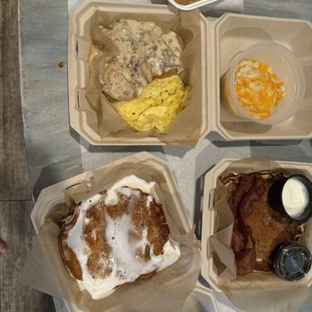 Hangry's - Biscuits and gravy, cheese grits, lemon blueberry pancakes, side of eggs - Food Trucks Near Me - Norfolk, Virginia Hangry's - Biscuits and gravy, cheese grits, lemon blueberry pancakes, side of eggs - Food Trucks Near Me - Norfolk, Virginia