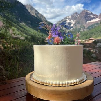 Born2Bake - Small ceremony cake - Bakeries Near Me - Littleton, Colorado