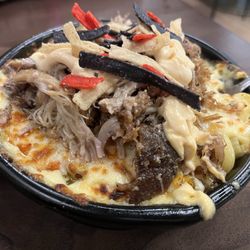 Macs - chipotle pulled pork Mac & cheese