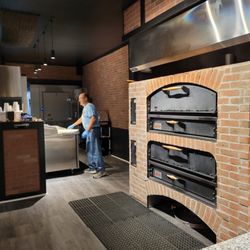 Singer's Landing - Brick Pizza Oven