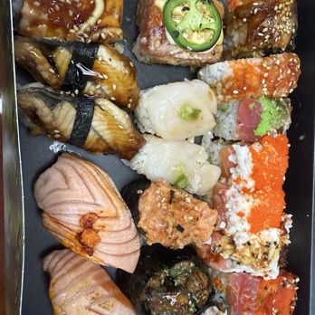 FOB Poke Bar - Sushi Bars Near Me - Tukwila, Washington