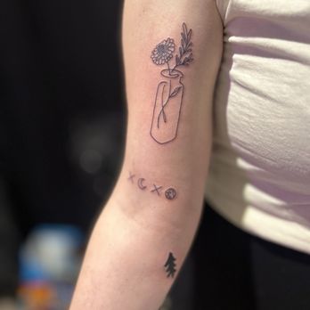 Two Birds Art Studio - 3 tattoos, fine line, floral - Tattoo Near Me - Cleveland, Ohio