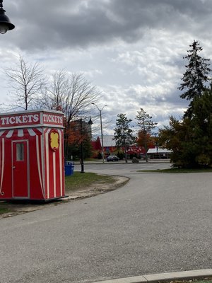 Chinguacousy Park by null