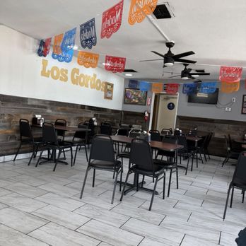 Los Gordos - Clean seating area with plenty of tables - Mexican Near Me - Fair Oaks, California Los Gordos - Clean seating area with plenty of tables - Mexican Near Me - Fair Oaks, California