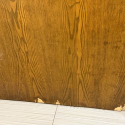 Quality Inn - bathroom door