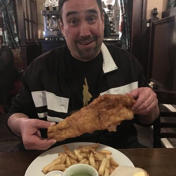 Lucas Arms - That's one big a$$ piece of cod! - Pubs Near Me - London, XGL