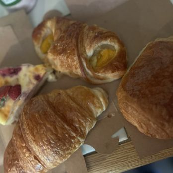 Le Rendez-Vous French Bakery - Strawberry Cheesecake , Croissant, Peach Croissant, Chocolate Croissant - Bakeries Near Me - Oceanside, California