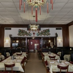 Orange Garden dining room mid day.