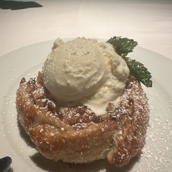 Osso Steakhouse - Apple galette with vanilla ice cream - Steakhouses Near Me - San Francisco, California Osso Steakhouse - Apple galette with vanilla ice cream - Steakhouses Near Me - San Francisco, California