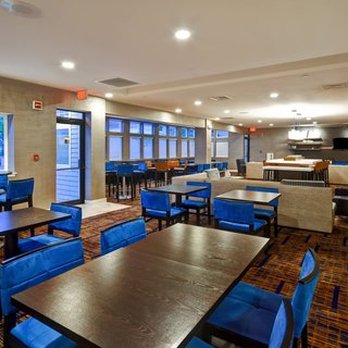 Courtyard by Marriott Cape Cod Hyannis - Hotels Near Me - Hyannis, Massachusetts