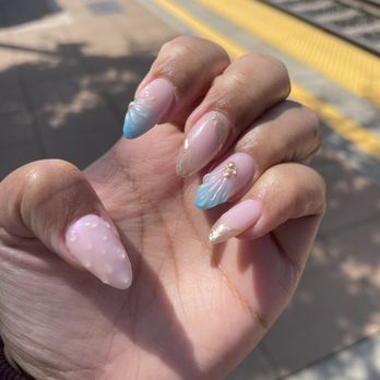 Tamika Nails & Spa - Nails by Travis - Nail Salons Near Me - Burlingame, California