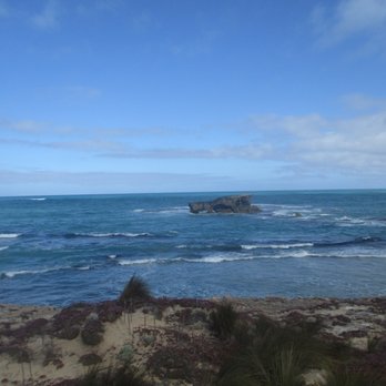 Archway Rock - Rock - Parks Near Me - Robe, SA