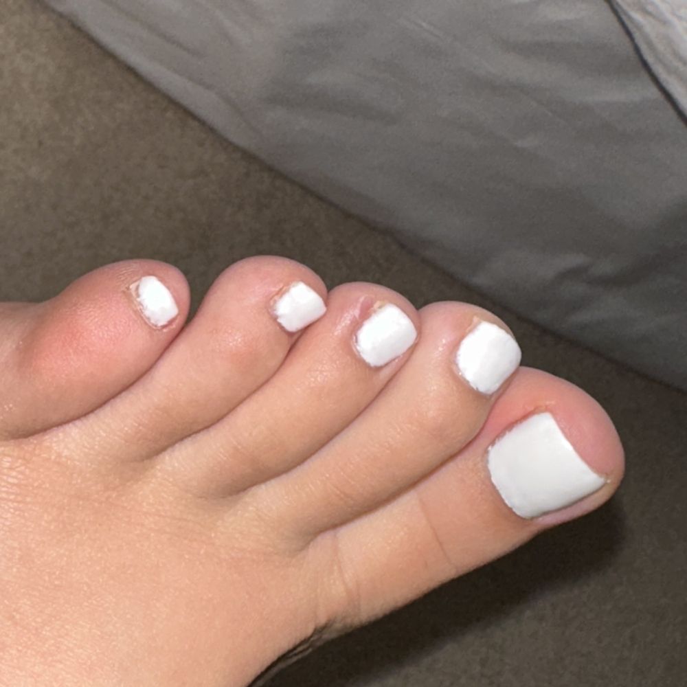 Uneven throughout and look at the edges!! You go to a nail salon for this?!?! Uneven throughout and look at the edges!! You go to a nail salon for this?!?!
