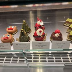 Ruelo Patisserie - Cakes