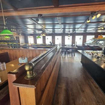Warren's Seafood and More - Seafood Near Me - Kittery, Maine