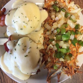 Diner 31 - Dirty Benny with hash browns. - American Near Me - Manistee, Michigan