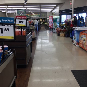 Smart & Final Extra! - Clean store with empty check stands. - Grocery Near Me - San Diego, California