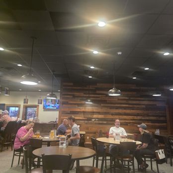 Dolly Down Grill - American Near Me - Fargo, North Dakota