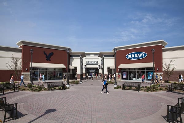 Twin Cities Premium Outlets by null