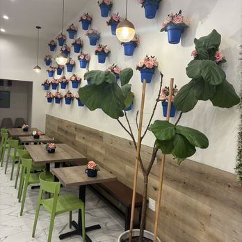 Ding Tea Hollywood  - Bubble Tea Near Me - Los Angeles, California