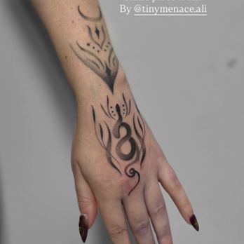 Tattoo Abyss - Ornamental hand tattoo by Ali - Art Galleries Near Me - Montreal, Quebec Tattoo Abyss - Ornamental hand tattoo by Ali - Art Galleries Near Me - Montreal, Quebec