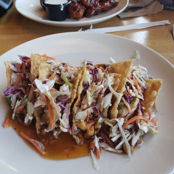 Applebee's Grill + Bar - Chicken wonton tacos - American Near Me - Canton, Michigan Applebee's Grill + Bar - Chicken wonton tacos - American Near Me - Canton, Michigan