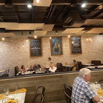 Frog & the Hen - Dining area - Southern Near Me - Augusta, Georgia