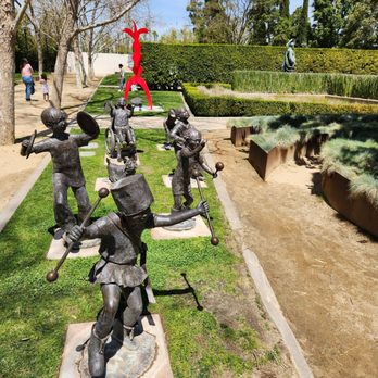 Cerritos Sculpture Garden - Run away, run ‍ away...lol - Public Art Near Me - Cerritos, California