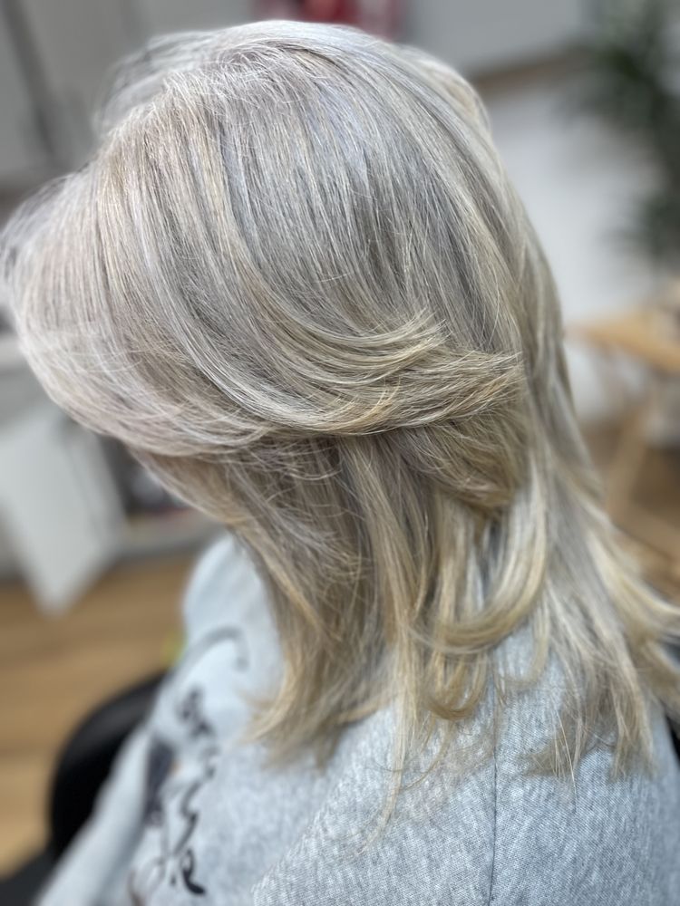 Platinum Blonde Studio Logo