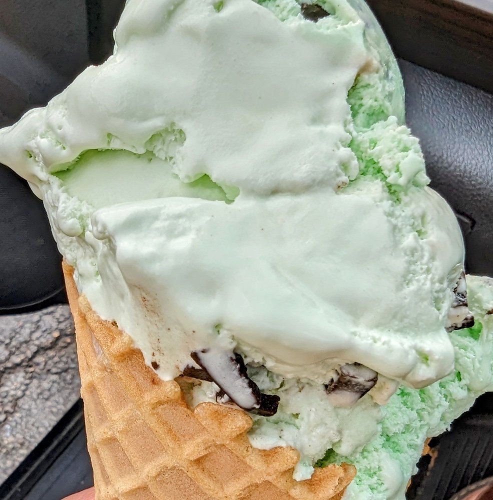 Cliff's Homemade Ice Cream Logo