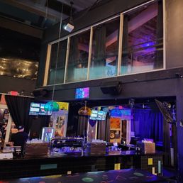 MUNCHIE'S PIZZA CLUB - Updated December 2025 - 111 Photos & 104