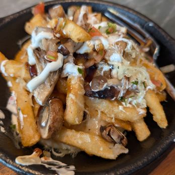 Alder & Ash - Loaded fries with mushrooms - Cocktail Bars Near Me - Seattle, Washington