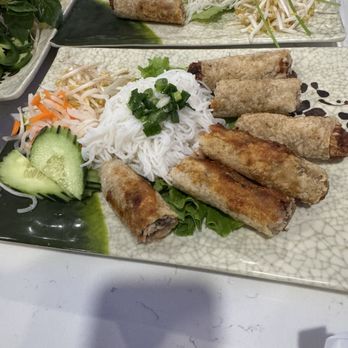 Now Phở - Fried Pork Egg Rolls (6 pcs) (Ch Gi) - Vietnamese Near Me - Denver, Colorado Now Phở - Fried Pork Egg Rolls (6 pcs) (Ch Gi) - Vietnamese Near Me - Denver, Colorado