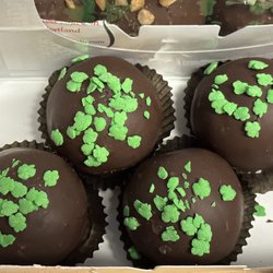 Auntie’s House - Irish cream whoopie balls