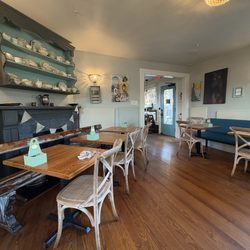 Sweet Lemon Kitchen - Inside
